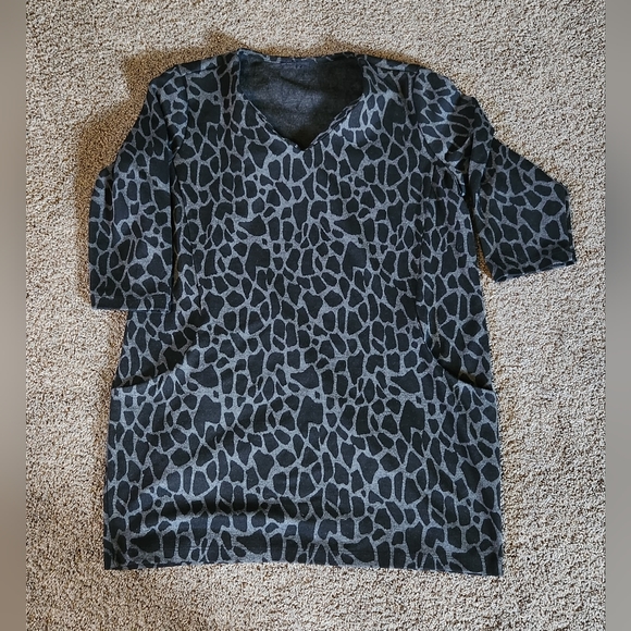 4/$20 Size large w/pockets. 4/$25 - Picture 1 of 3